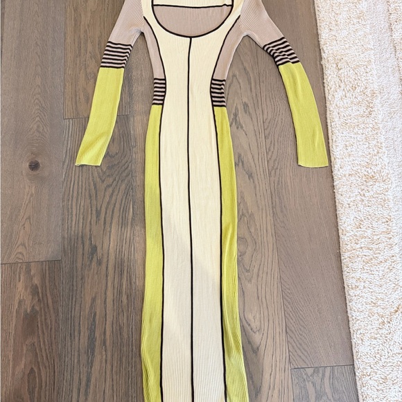 Fashion Nova Dresses & Skirts - Fashion Nova bodycon long sleeve dress